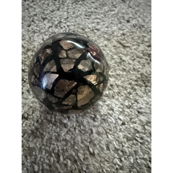 Lot of 3 Assorted Antique-Style Door Pulls/Knobs - Picture 9 of 11